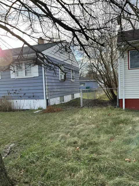 612 Hamlin St, Gary, IN 46406 photo 4