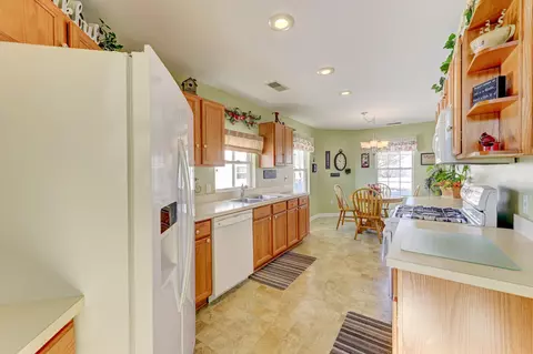 8229 Pointe Dr, Crown Point, IN 46307 photo 6