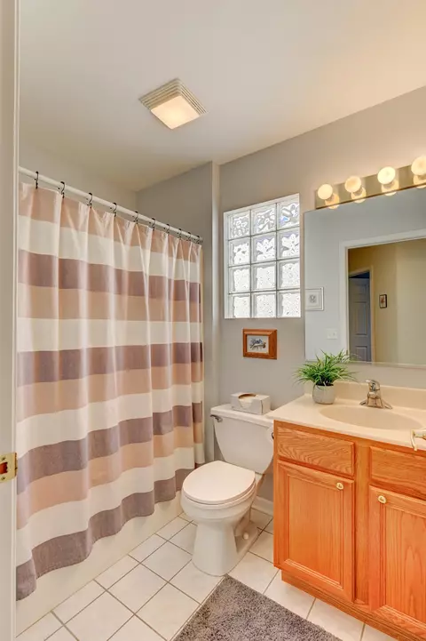 8229 Pointe Dr, Crown Point, IN 46307 photo 14