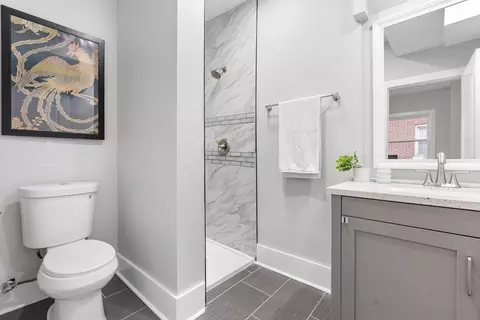 Bath - 618 Pierce St, Gary, IN 46402 photo 1 of 3