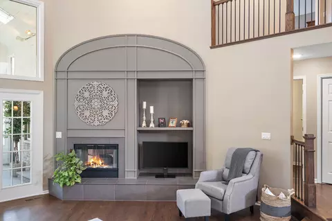 Living - 647 E Brookside Dr, Crown Point, IN 46307 photo 1 of 3