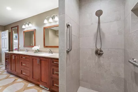 Bath - 647 E Brookside Dr, Crown Point, IN 46307 photo 5 of 11