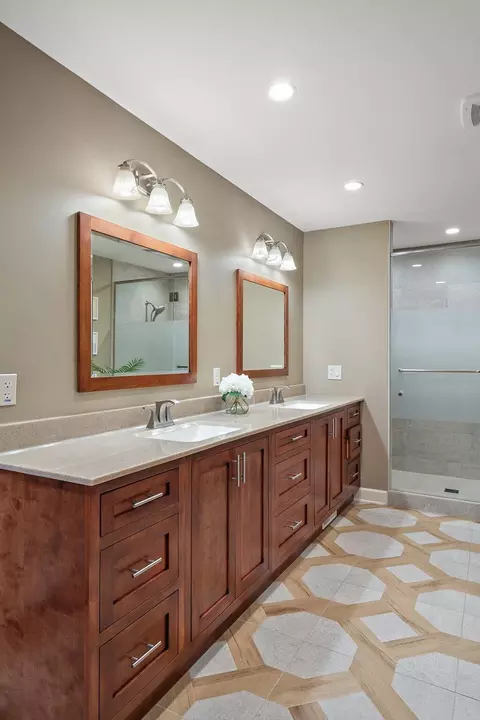 Bath - 647 E Brookside Dr, Crown Point, IN 46307 photo 2 of 11
