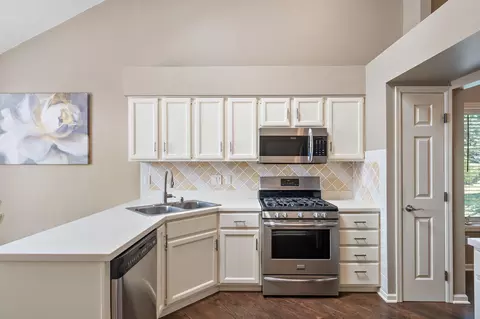 Kitchen - 647 E Brookside Dr, Crown Point, IN 46307 photo 4 of 5
