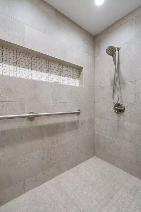 Bath - 647 E Brookside Dr, Crown Point, IN 46307 photo 4 of 11