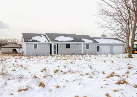 3025 S 200, Knox, IN 46534