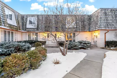 1342 Camellia Dr, Munster, IN 46321