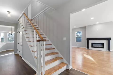 Entry Way - 23 Sunset Trl, Ogden Dunes, IN 46368 photo 1 of 2