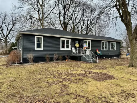 208 N Clay St, San Pierre, IN 46374