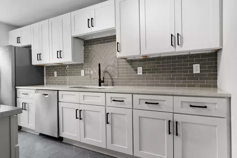 Kitchen - 556 Ellsworth St, Gary, IN 46404 photo 1 of 3