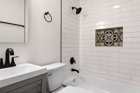 Bath - 556 Ellsworth St, Gary, IN 46404 photo 1 of 3