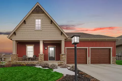 302 W Prairie Ln, Valparaiso, IN 46385