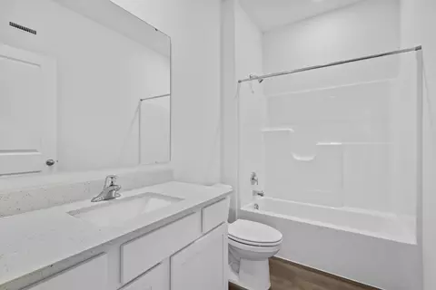 Bath - 7343 E 116th Pl, Winfield, IN 46307 photo 2 of 2