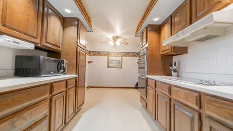 Kitchen - 18912 Parrish Ave, Lowell, IN 46356 photo 2 of 4