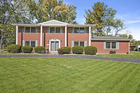 162 Sylvan Dr, Valparaiso, IN 46385