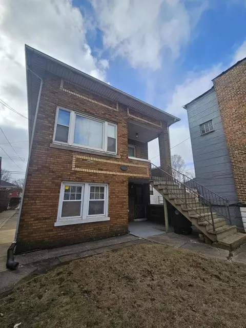 517 W Columbus Dr, East Chicago, IN 46312