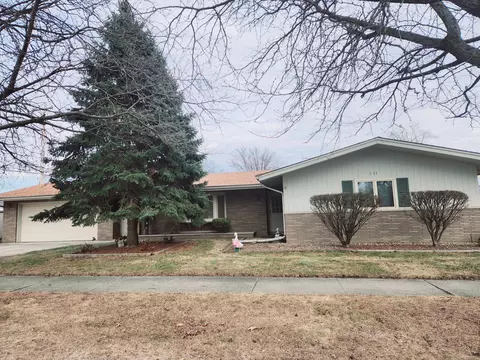 3003 Hess Dr, Highland, IN 46322