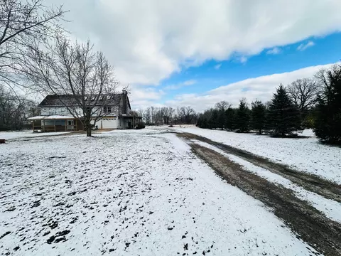 2220 E State Road 10, Knox, IN 46534 photo 4