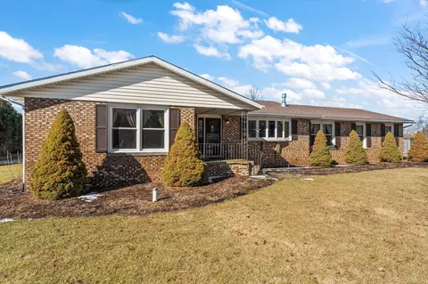 62 Goldenrod Dr, Valparaiso, IN 46385