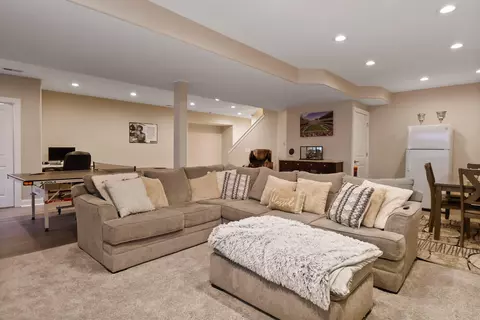 Living - 539 Shannon Brg, Dyer, IN 46311 photo 3 of 3