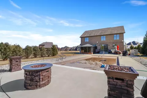 Exterior - 539 Shannon Brg, Dyer, IN 46311 photo 6 of 12