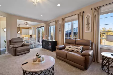 Living - 539 Shannon Brg, Dyer, IN 46311 photo 1 of 3