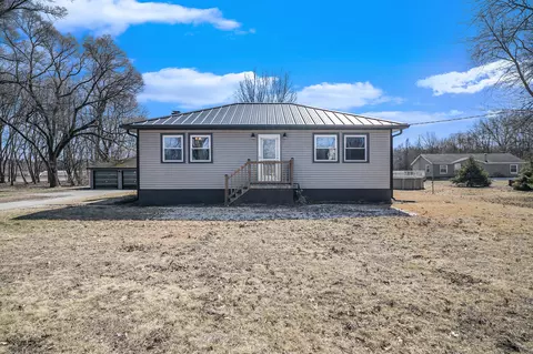 1703 W State Rd 10, Lake Village, IN 46349