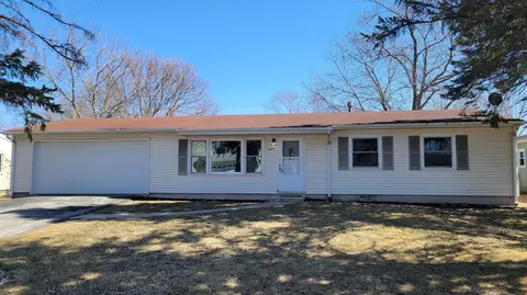 627 Oxford Rd, Valparaiso, IN 46385