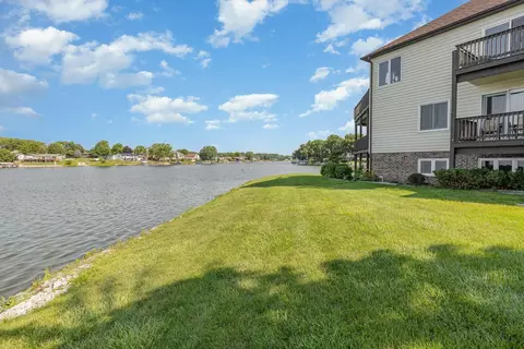 Exterior - 5040 Spinnaker Ln #A, Crown Point, IN 46307 photo 4 of 6