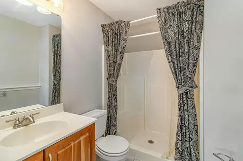 Bath - 5040 Spinnaker Ln #A, Crown Point, IN 46307 photo 4 of 4