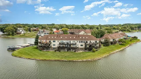 View/Area - 5040 Spinnaker Ln #A, Crown Point, IN 46307 photo 4 of 12