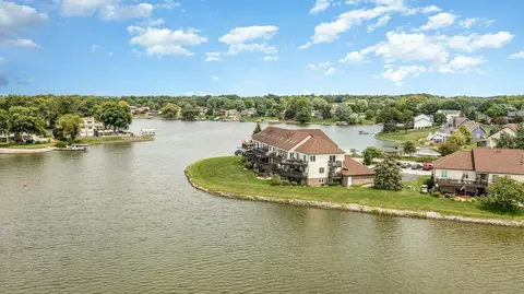 View/Area - 5040 Spinnaker Ln #A, Crown Point, IN 46307 photo 5 of 12