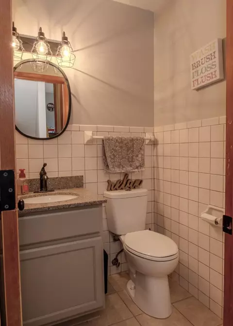 Bath - 3315 E 200, Knox, IN 46534 photo 1 of 2