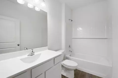 Bath - 608 Ensign Pl, Hebron, IN 46341 photo 1 of 2