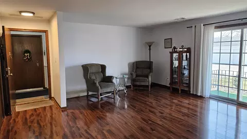 Living - 1230 Camellia Dr #3, Munster, IN 46321 photo 2 of 2