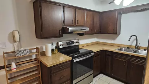 Kitchen - 1230 Camellia Dr #3, Munster, IN 46321 photo 2 of 3