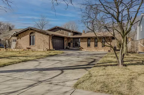 1407 Oriole Dr, Munster, IN 46321