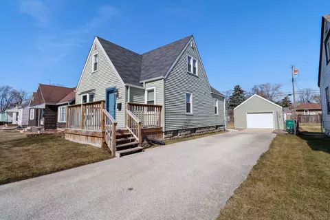 2633 38th St, Highland, IN 46322