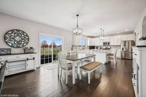 Dining - 10156 Golden Crest Dr, Saint John, IN 46373 photo 2 of 2