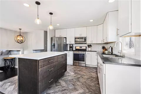 702 Laurel Dr, Dyer, IN 46311 photo 5
