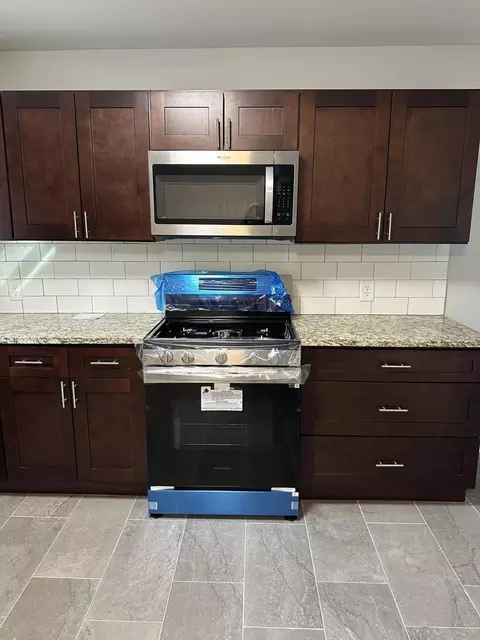 Kitchen - 1221 E 41st Ave, Gary, IN 46409 photo 3 of 4