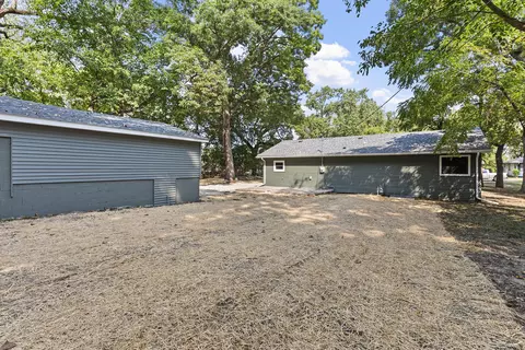 Exterior - 1221 E 41st Ave, Gary, IN 46409 photo 4 of 7