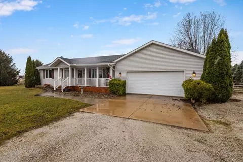 5482 E 400, Rolling Prairie, IN 46371 photo 1