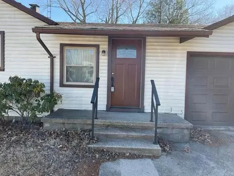 105 S Clay St, San Pierre, IN 46374