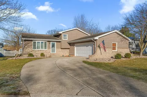 104 Olive Ct, Hebron, IN 46341 photo 2