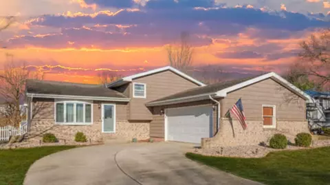 104 Olive Ct, Hebron, IN 46341 photo 1