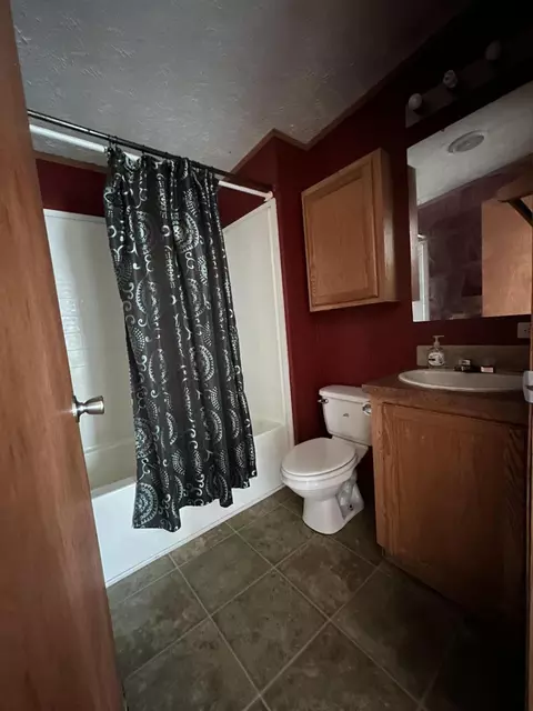 Bath - 210 E Grove St, Morocco, IN 47963 photo 3 of 3