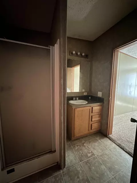 Bath - 210 E Grove St, Morocco, IN 47963 photo 2 of 3