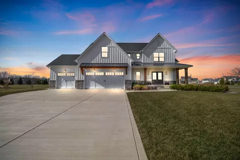 167 Arabian Ct, Valparaiso, IN 46383