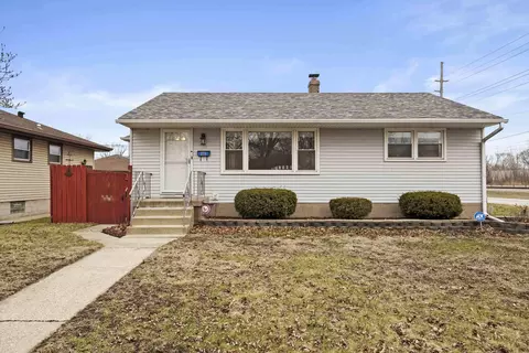 271 174th Pl, Hammond, IN 46324
